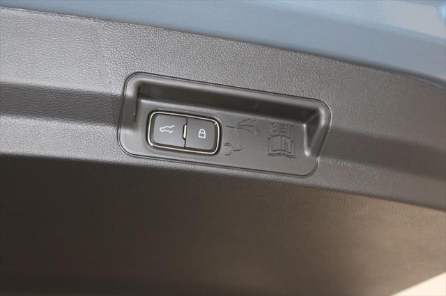 new 2025 Ford Explorer car, priced at $41,974