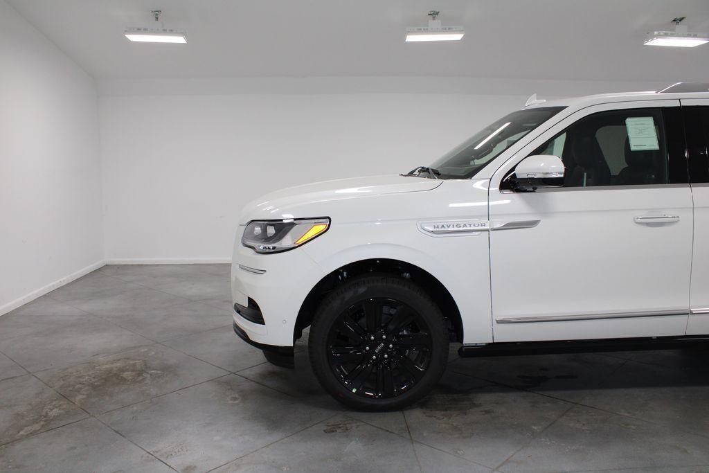 new 2024 Lincoln Navigator car, priced at $105,160