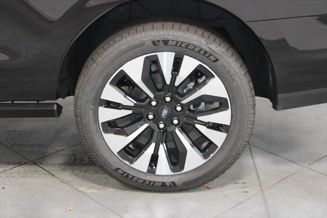 new 2025 Ford Expedition car, priced at $76,858