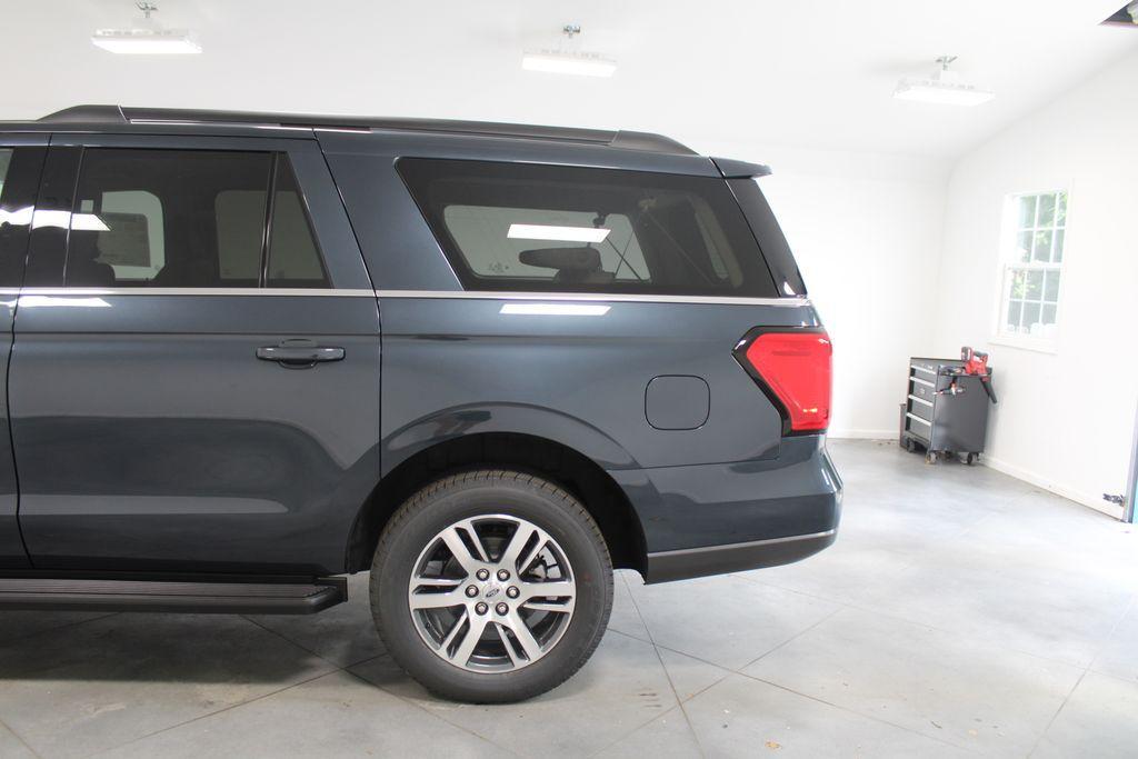 new 2024 Ford Expedition car, priced at $62,588