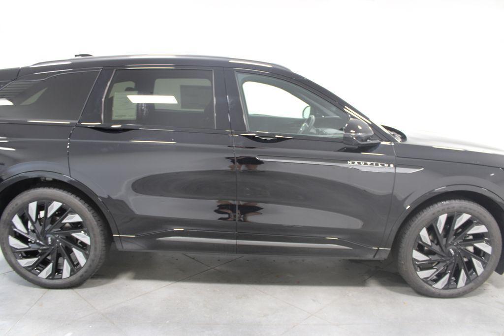 new 2025 Lincoln Nautilus car, priced at $67,464