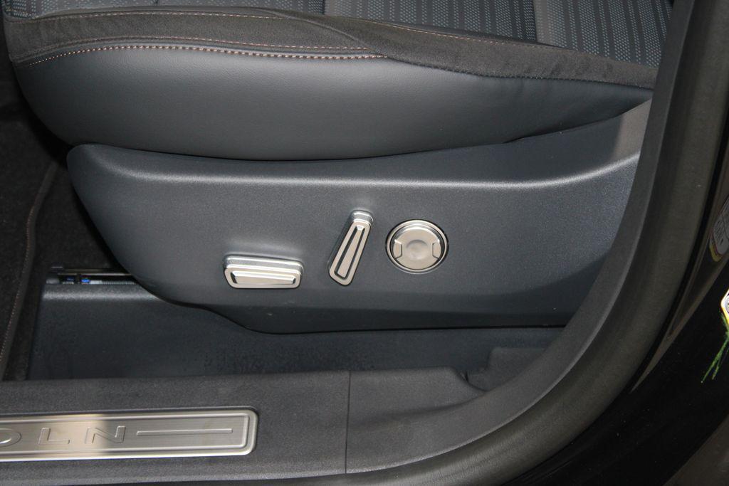 new 2025 Lincoln Nautilus car, priced at $67,464