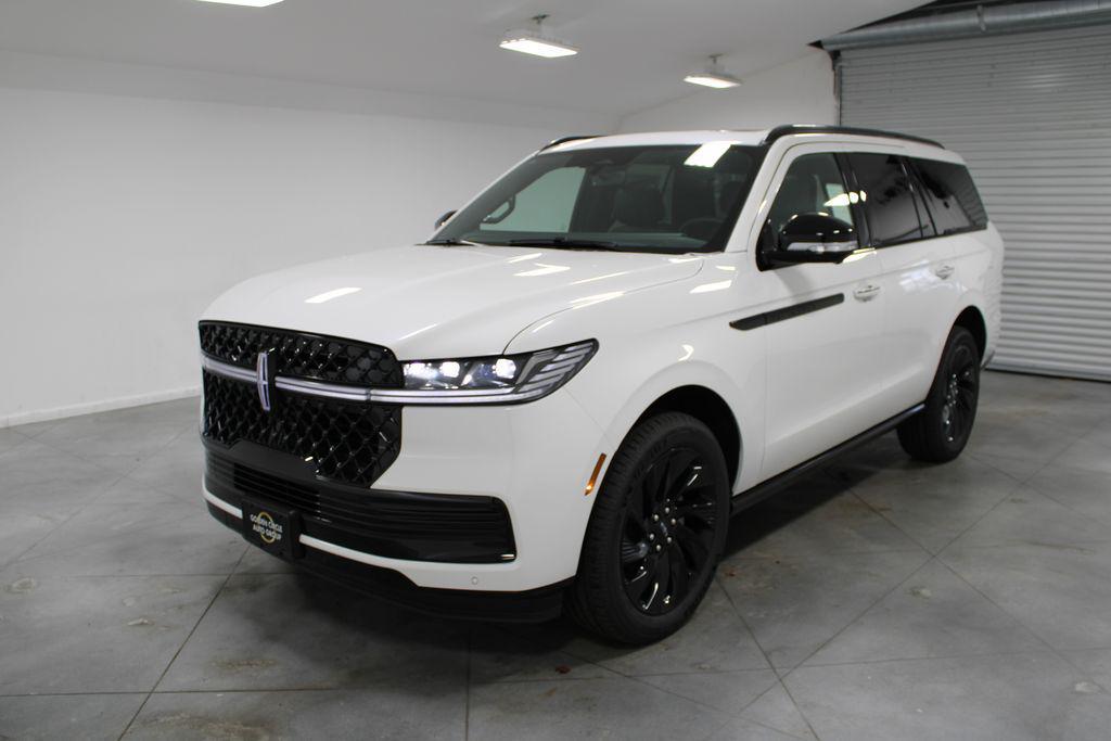 new 2025 Lincoln Navigator car, priced at $104,830