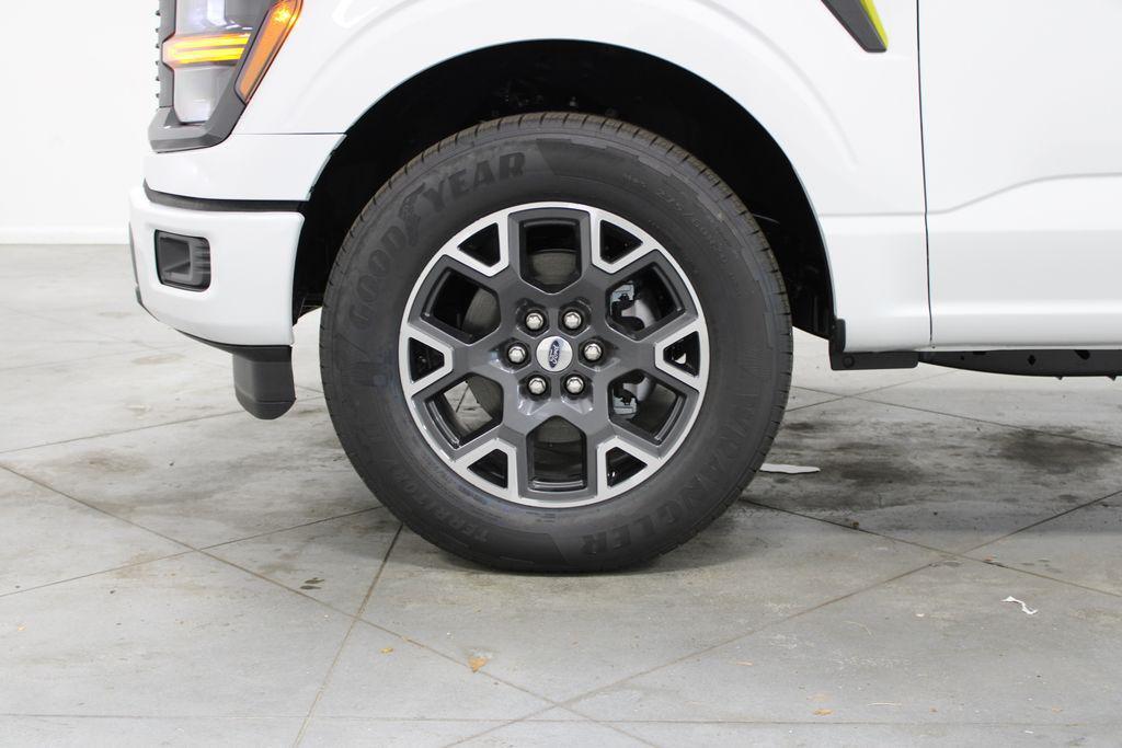 new 2025 Ford F-150 car, priced at $42,626