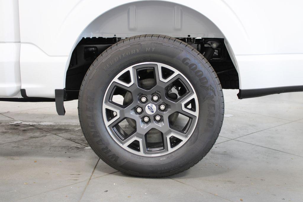 new 2025 Ford F-150 car, priced at $42,626