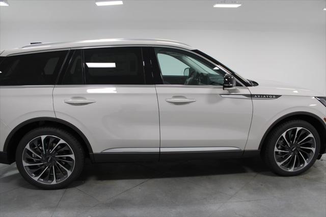 new 2025 Lincoln Aviator car, priced at $70,252