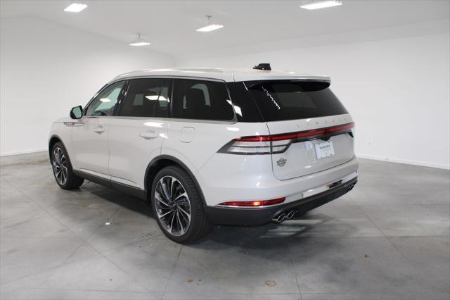 new 2025 Lincoln Aviator car, priced at $70,252