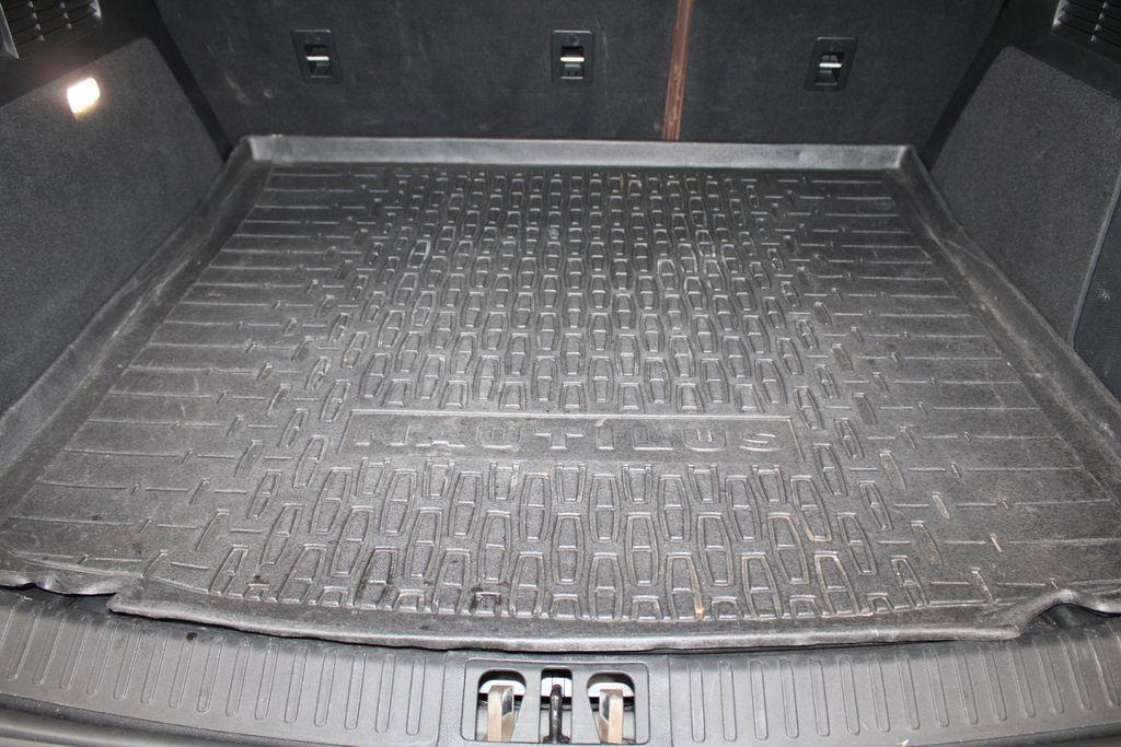 used 2021 Lincoln Nautilus car, priced at $27,358