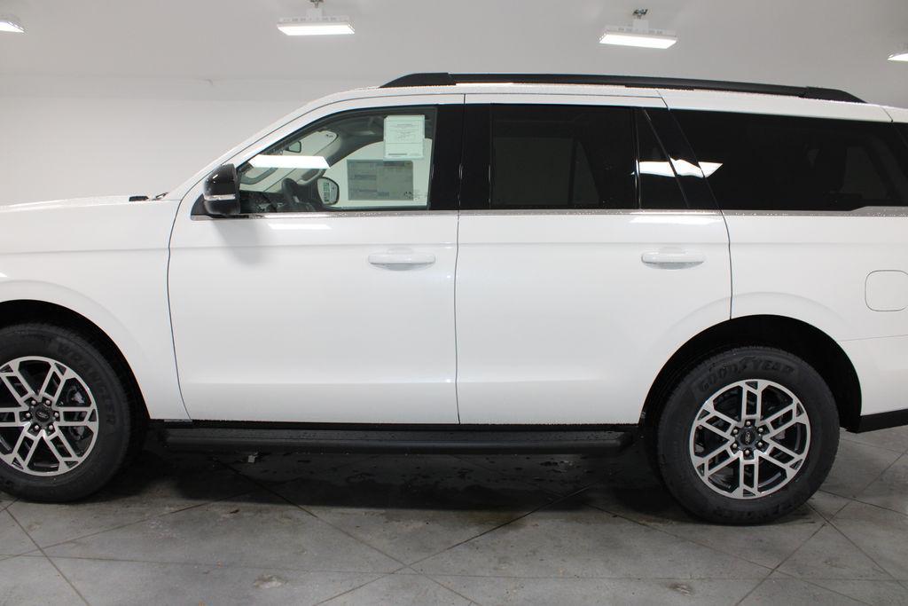 new 2025 Ford Expedition car, priced at $67,526
