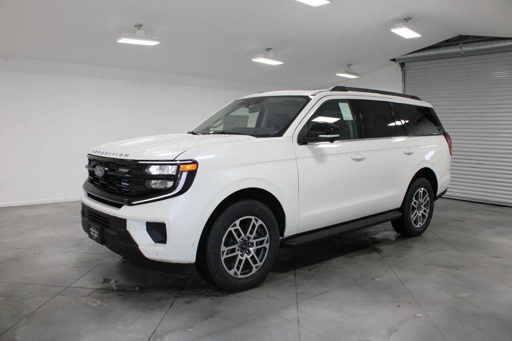 new 2025 Ford Expedition car, priced at $67,526