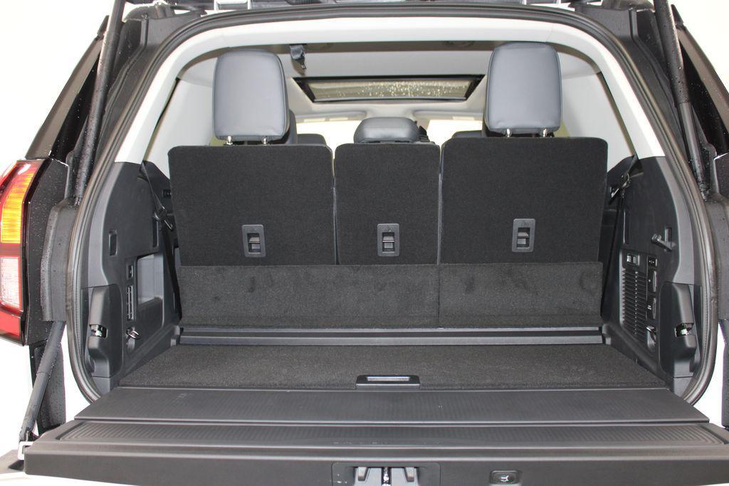new 2025 Ford Expedition car, priced at $67,526