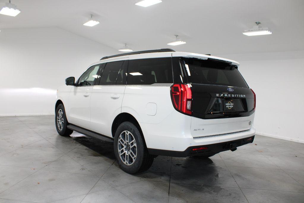 new 2025 Ford Expedition car, priced at $67,526
