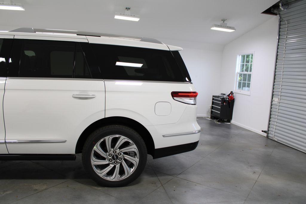 new 2024 Lincoln Navigator car, priced at $94,406