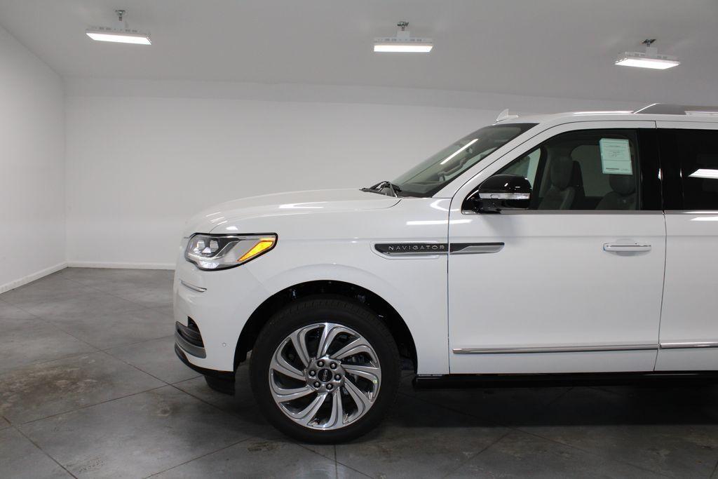 new 2024 Lincoln Navigator car, priced at $94,406