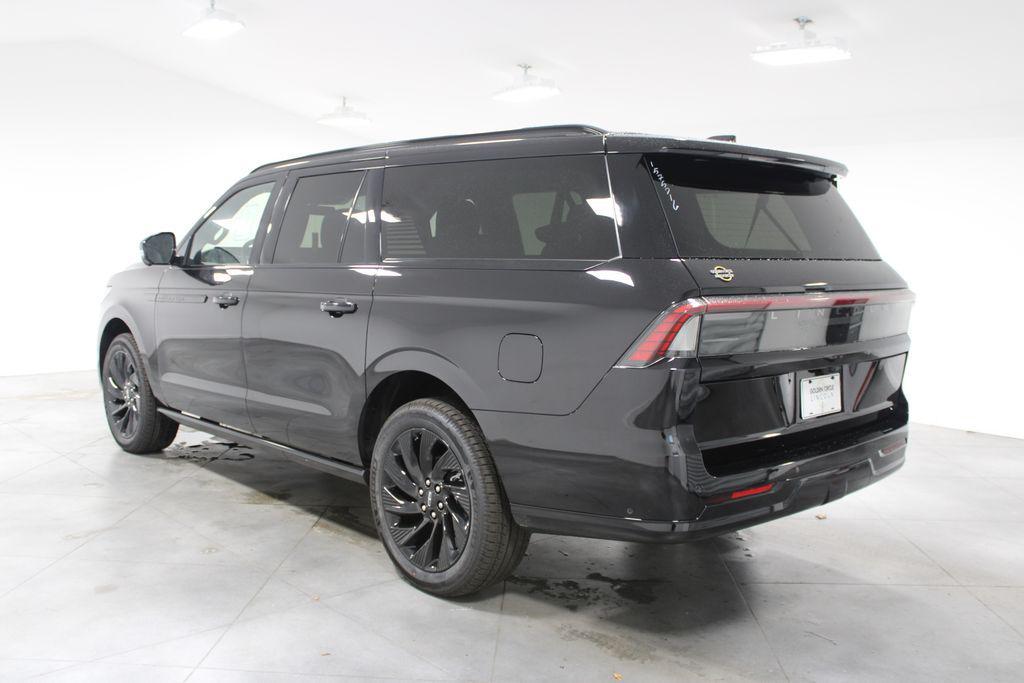 new 2025 Lincoln Navigator car, priced at $108,815