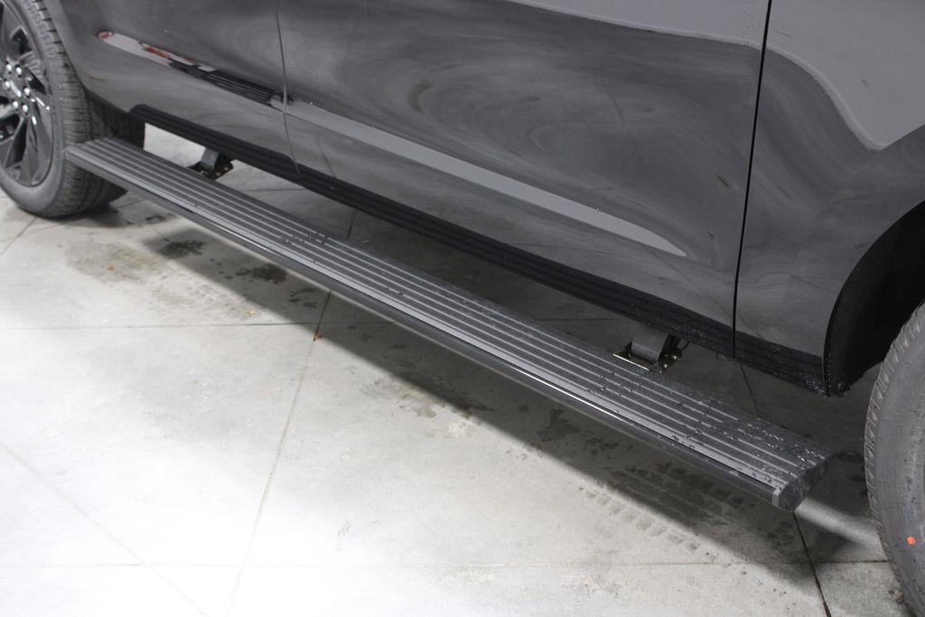 new 2025 Lincoln Navigator car, priced at $108,815
