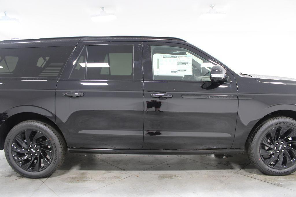 new 2025 Lincoln Navigator car, priced at $108,815