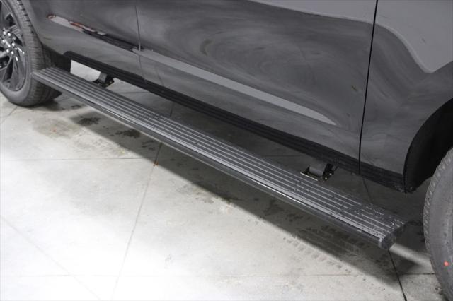 new 2025 Lincoln Navigator car, priced at $109,936