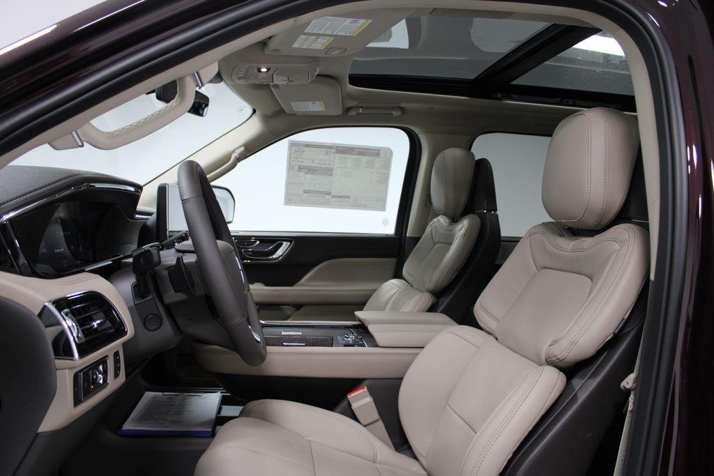 new 2024 Lincoln Navigator L car, priced at $103,807