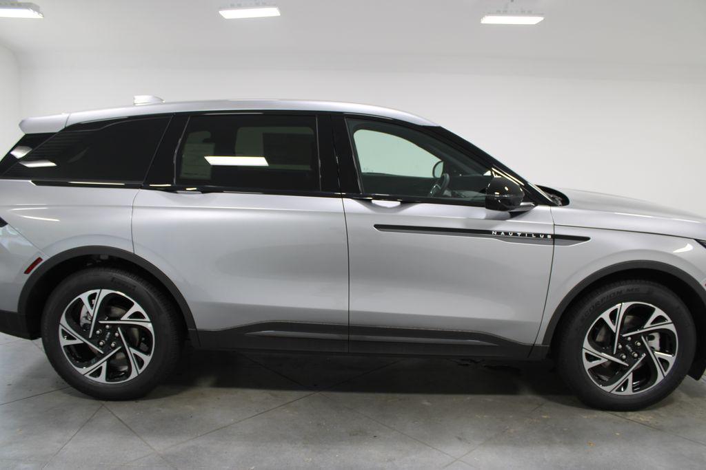 new 2025 Lincoln Nautilus car, priced at $56,434