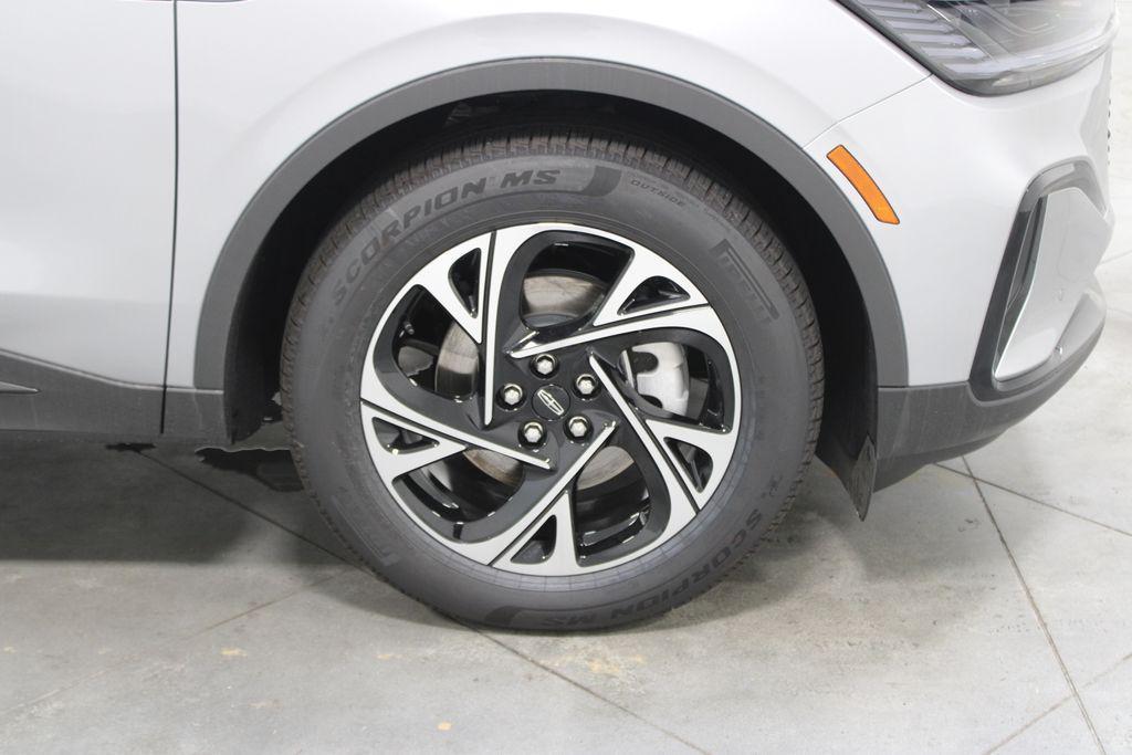 new 2025 Lincoln Nautilus car, priced at $56,434