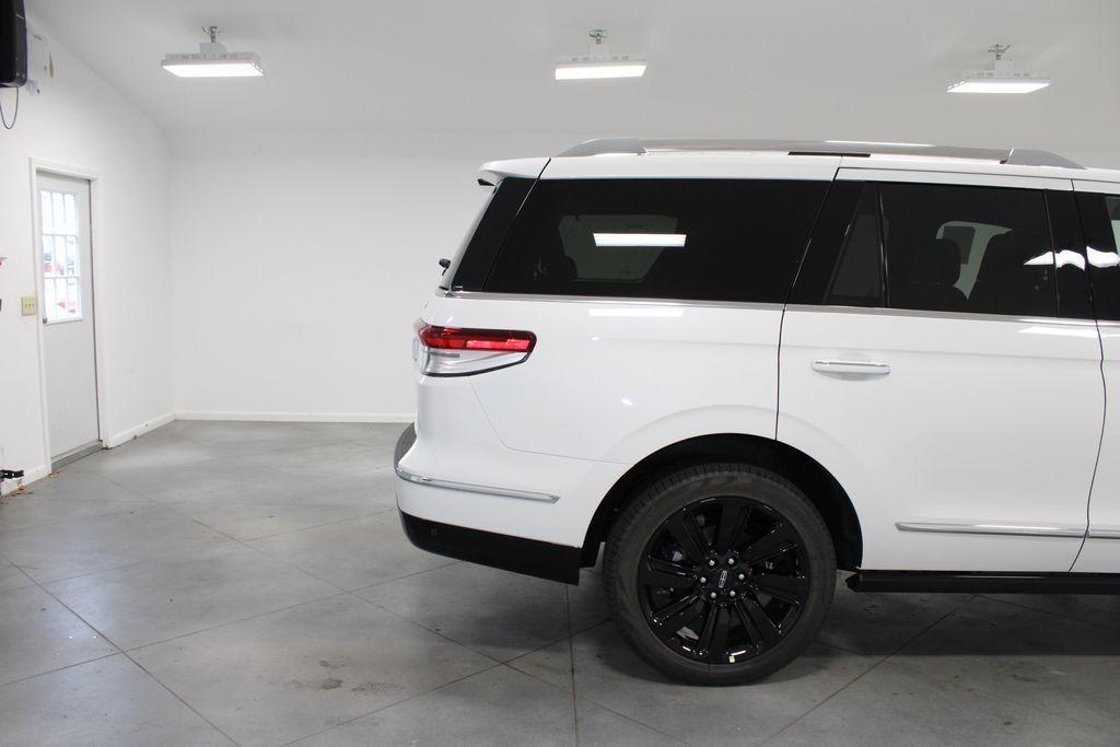 new 2024 Lincoln Navigator car, priced at $101,970