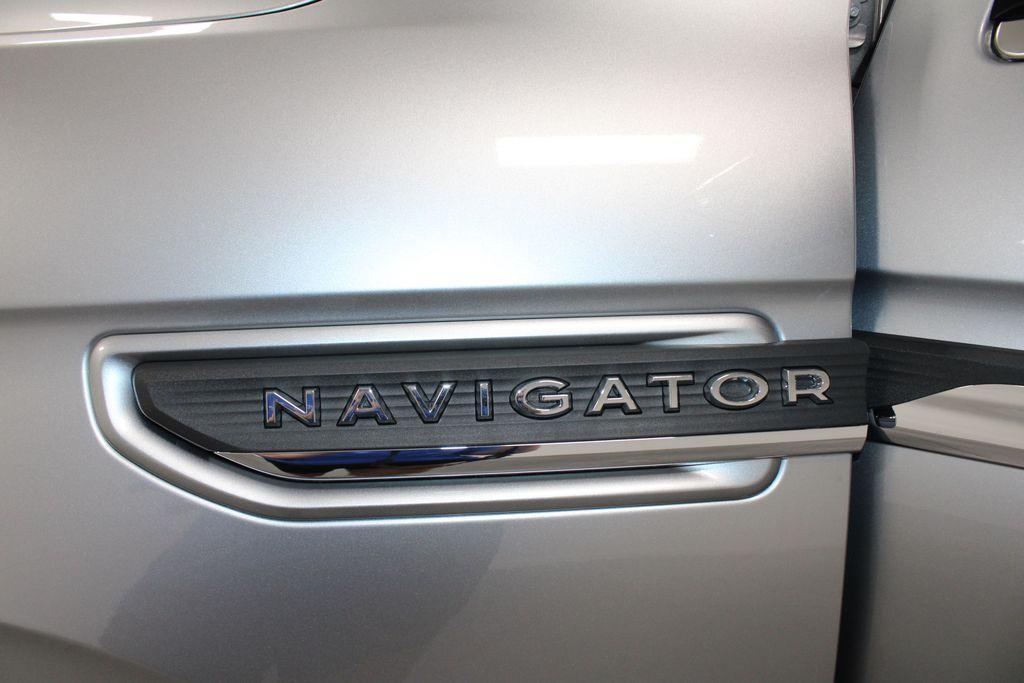 new 2024 Lincoln Navigator L car, priced at $102,009