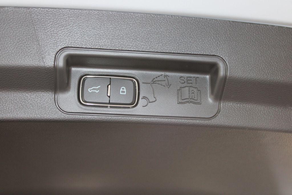 new 2025 Ford Explorer car, priced at $55,198