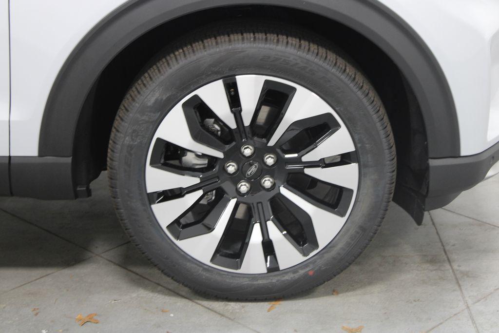 new 2025 Ford Explorer car, priced at $55,198