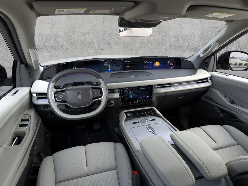 new 2025 Lincoln Navigator car, priced at $105,267