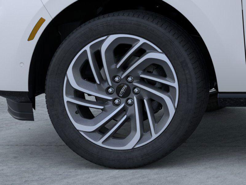 new 2025 Lincoln Navigator car, priced at $105,267