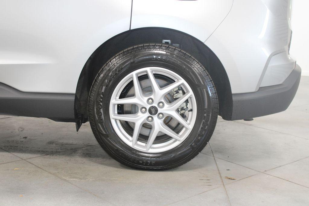 used 2024 Ford Edge car, priced at $26,000
