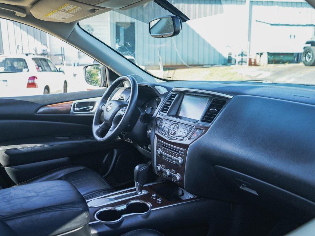 used 2020 Nissan Pathfinder car, priced at $22,000
