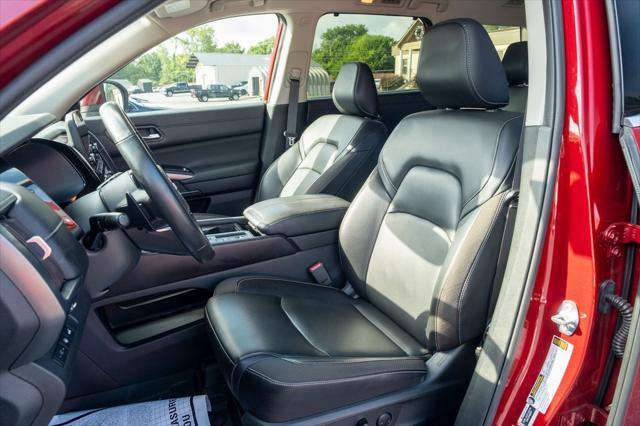 used 2022 Nissan Pathfinder car, priced at $25,000