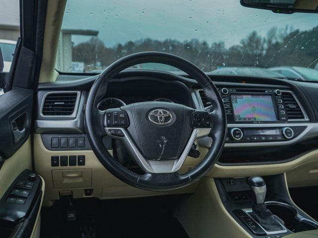 used 2015 Toyota Highlander car, priced at $18,500