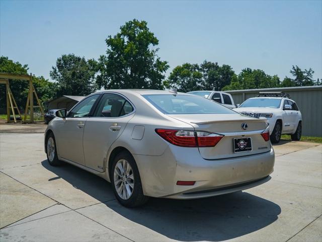 used 2015 Lexus ES 300h car, priced at $12,000