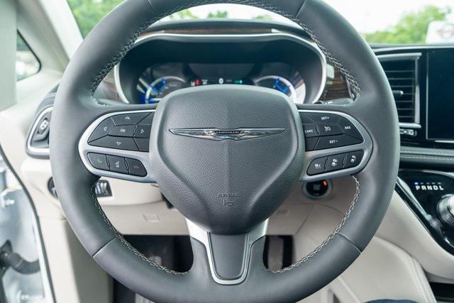 used 2023 Chrysler Pacifica Hybrid car, priced at $30,500