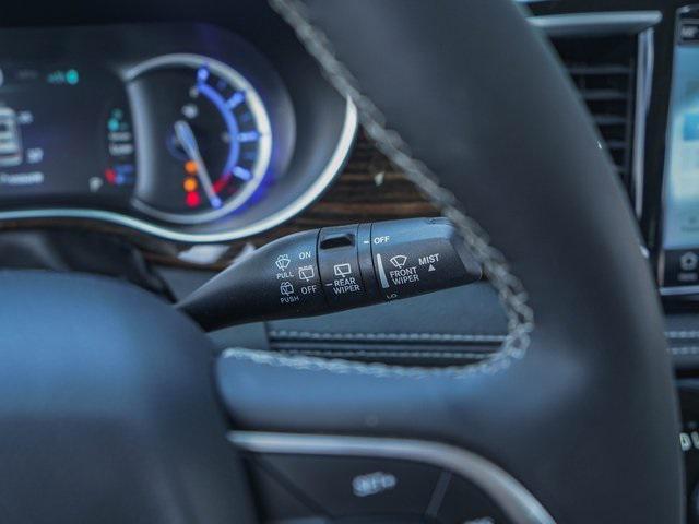 used 2023 Chrysler Pacifica Hybrid car, priced at $31,500