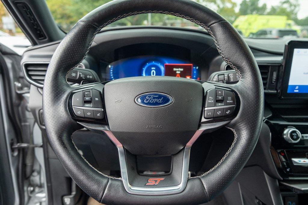 used 2022 Ford Explorer car, priced at $35,000