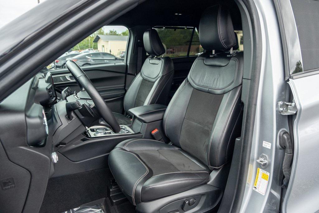 used 2022 Ford Explorer car, priced at $35,000