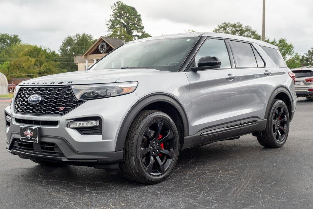 used 2022 Ford Explorer car, priced at $35,000