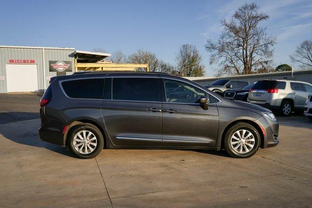 used 2017 Chrysler Pacifica car, priced at $11,000