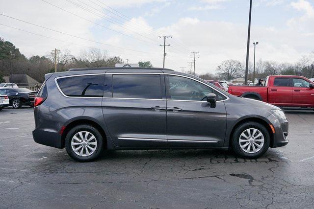 used 2017 Chrysler Pacifica car, priced at $10,000