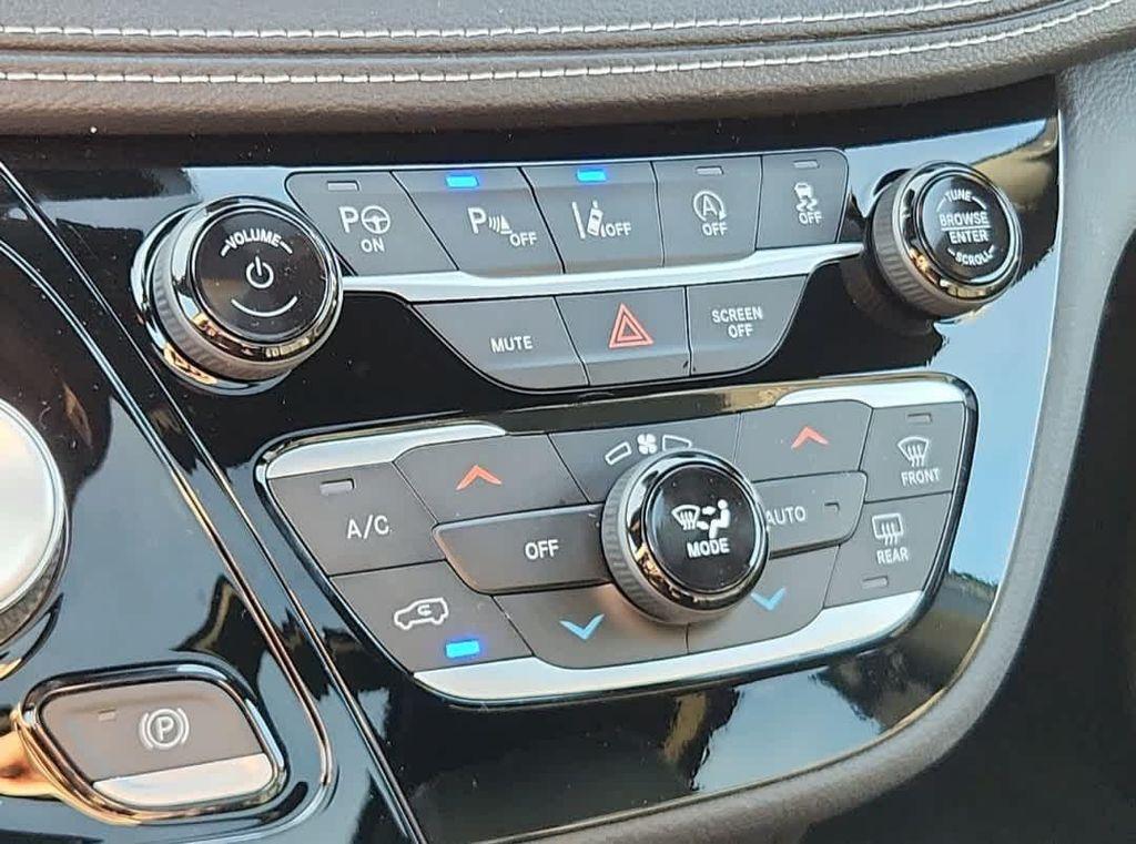 new 2025 Chrysler Pacifica car, priced at $47,115