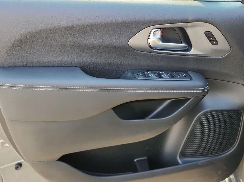 new 2025 Chrysler Pacifica car, priced at $47,115
