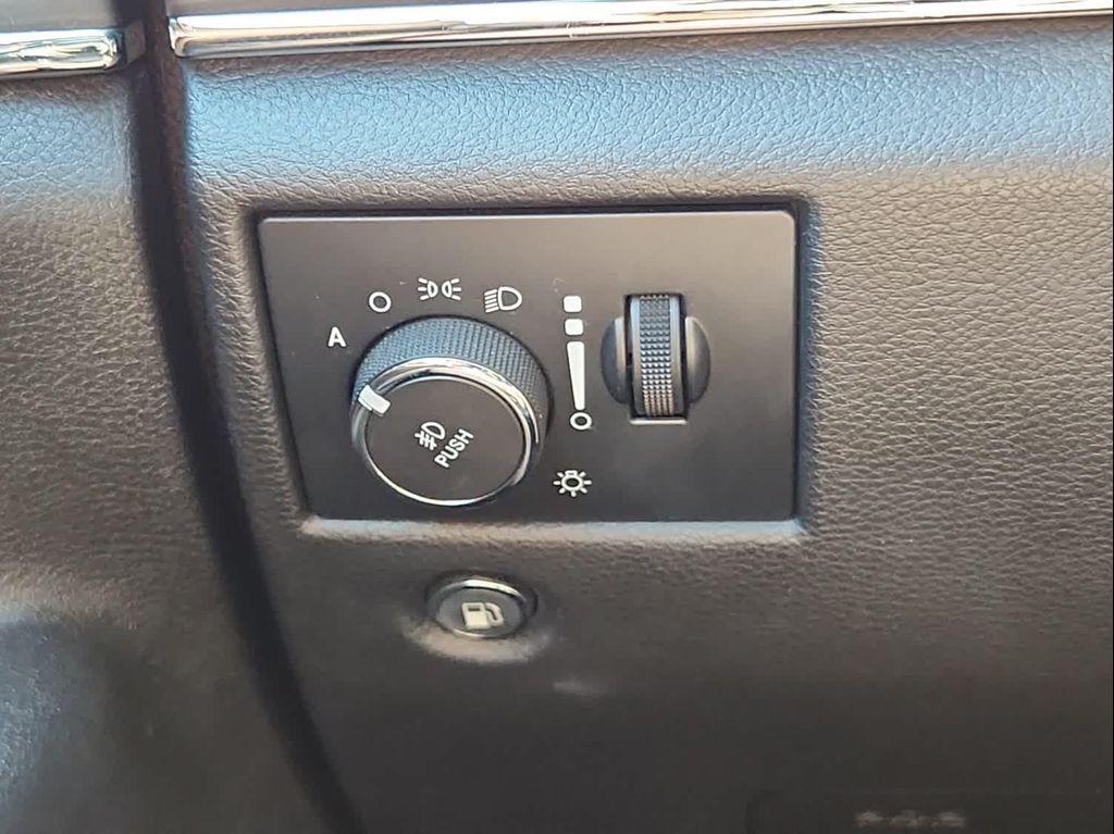 used 2021 Jeep Grand Cherokee car, priced at $18,997