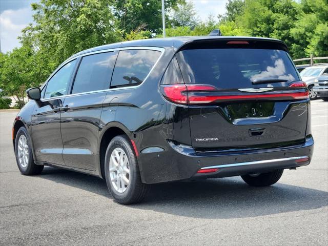 new 2025 Chrysler Pacifica car, priced at $47,620