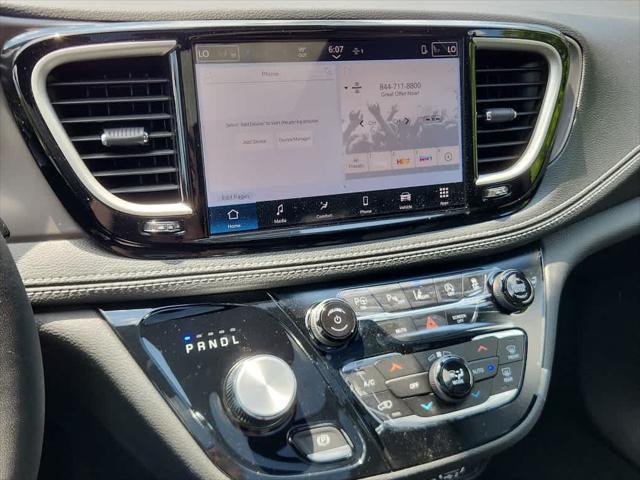 new 2025 Chrysler Pacifica car, priced at $47,620