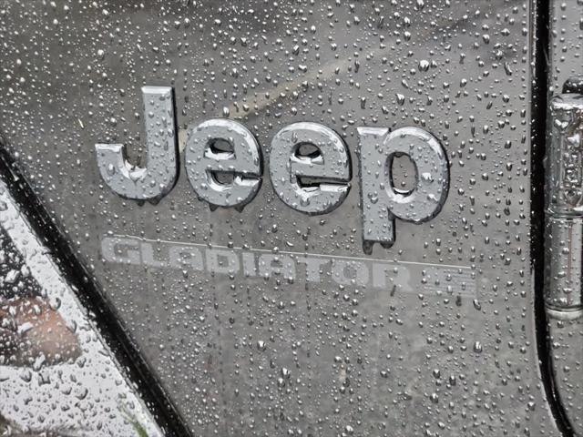 new 2024 Jeep Gladiator car, priced at $52,999