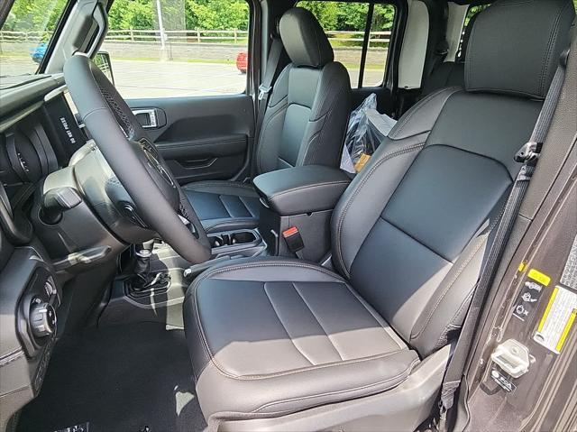 new 2025 Jeep Gladiator car, priced at $50,905